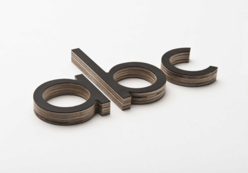 Houten letters voor signalisatie & bewegwijzering